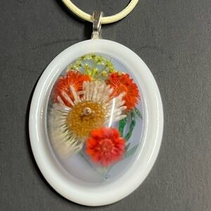 Handmade Resin Flower Pendant Necklace – Real Dried Flowers, cord included